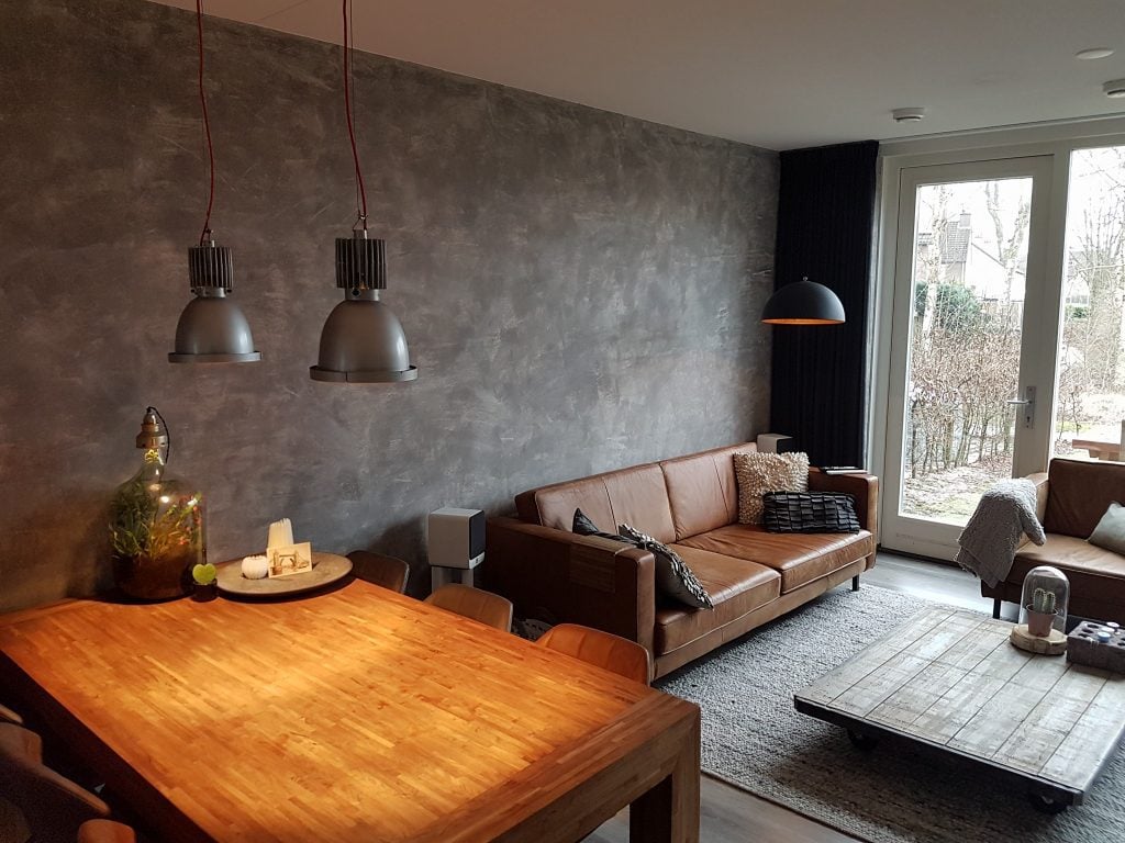 Soft-grey-Betonlook-Muur-Betonlook-Verf-Aanbrengen-2